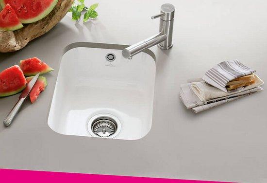 Obrázok VILLEROY & BOCH VILLEROY & BOCH - Keramický drez Cisterna 50 Cream podstavný 445 x 445 bez excentru 670301KR